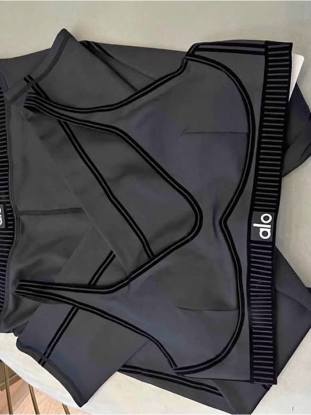ALO Yoga Black & Charcoal Seam-Detail Leggings and Sports Bra Set